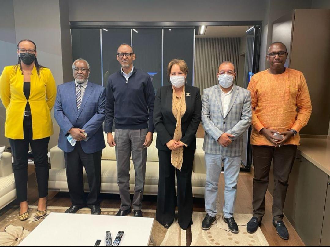 رئيس روندا يستقبل المغربية بشرى حجيج و يبحث معها سبل التعاون بين رواندا وكونفيدرالية الكرة الطائرة الافريقية